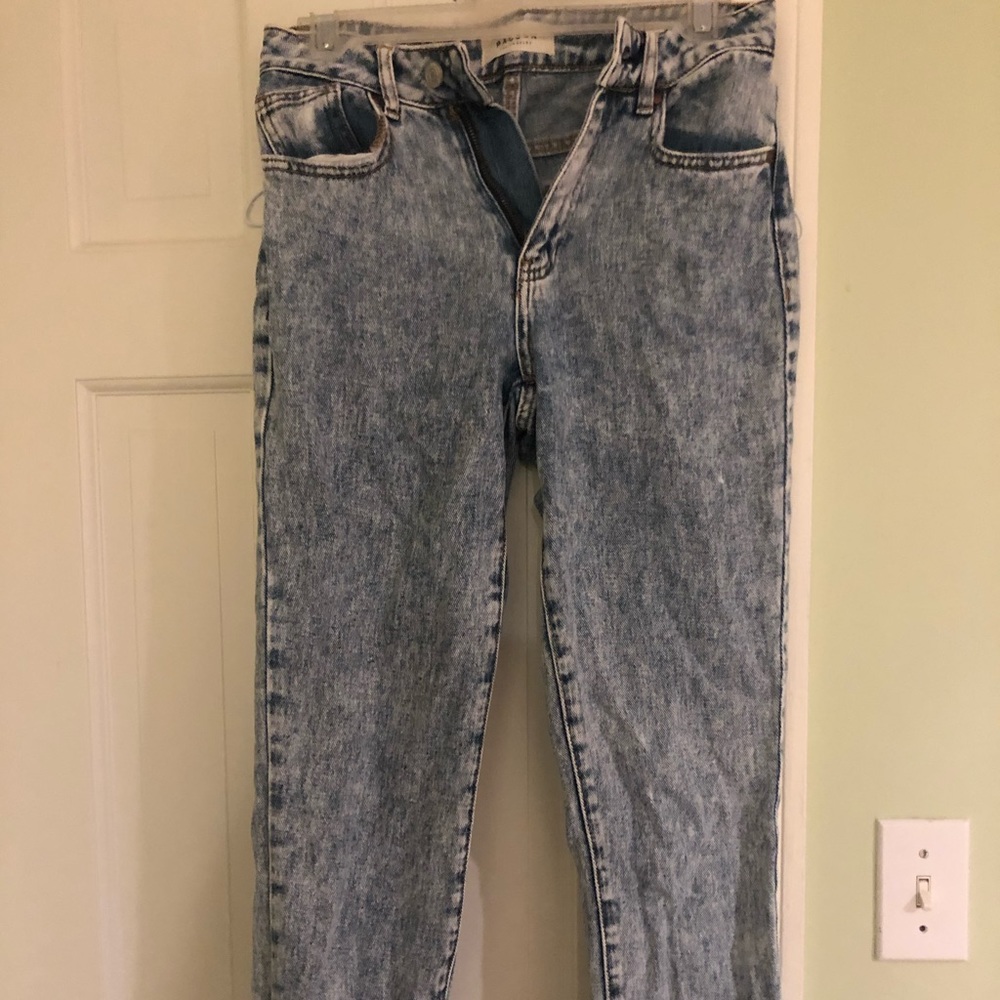 Light washed mom jeans